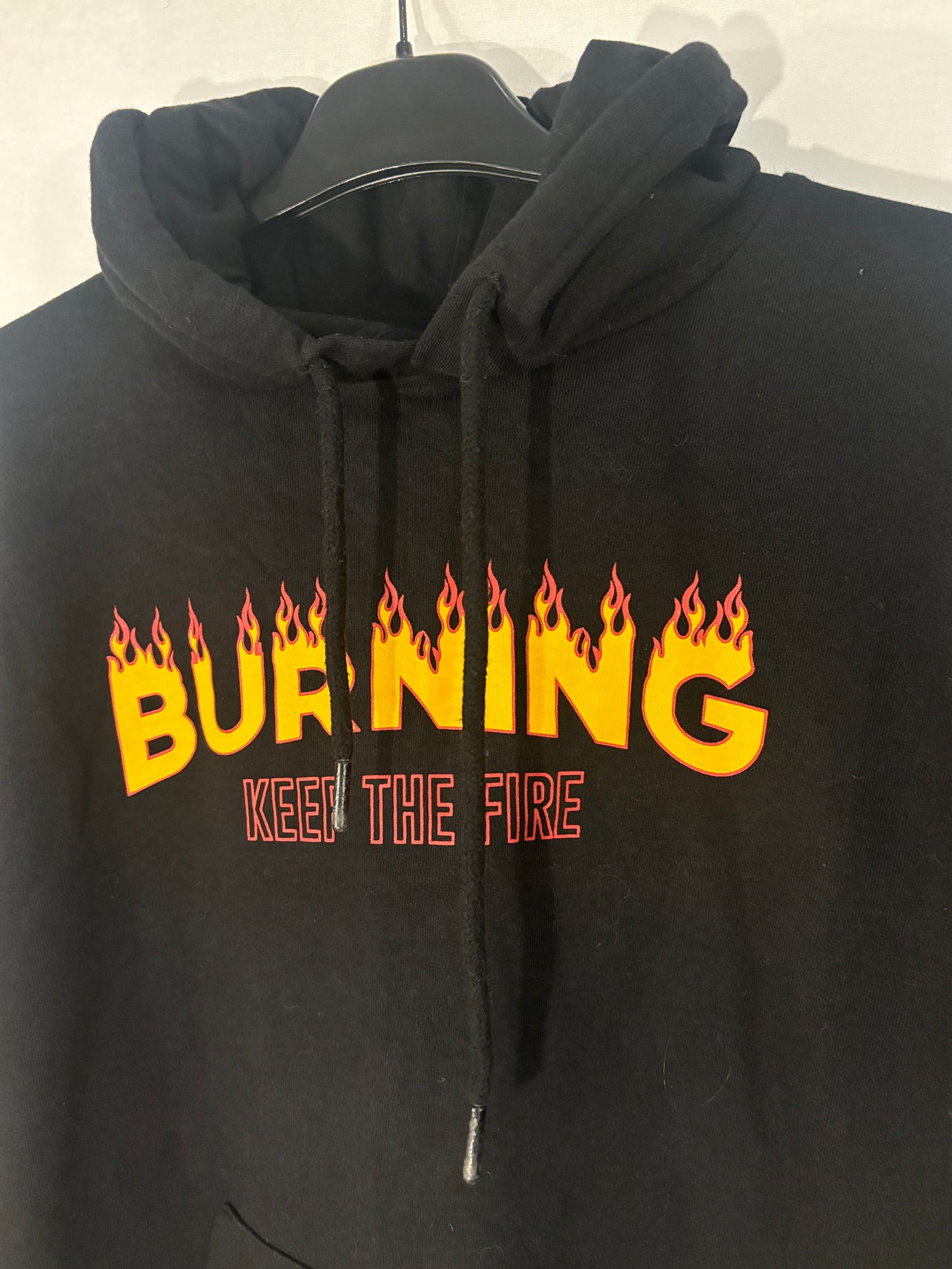 Sweat à Capuche Noir - Taille M/S - Le Basique Ultime en Très Bon État