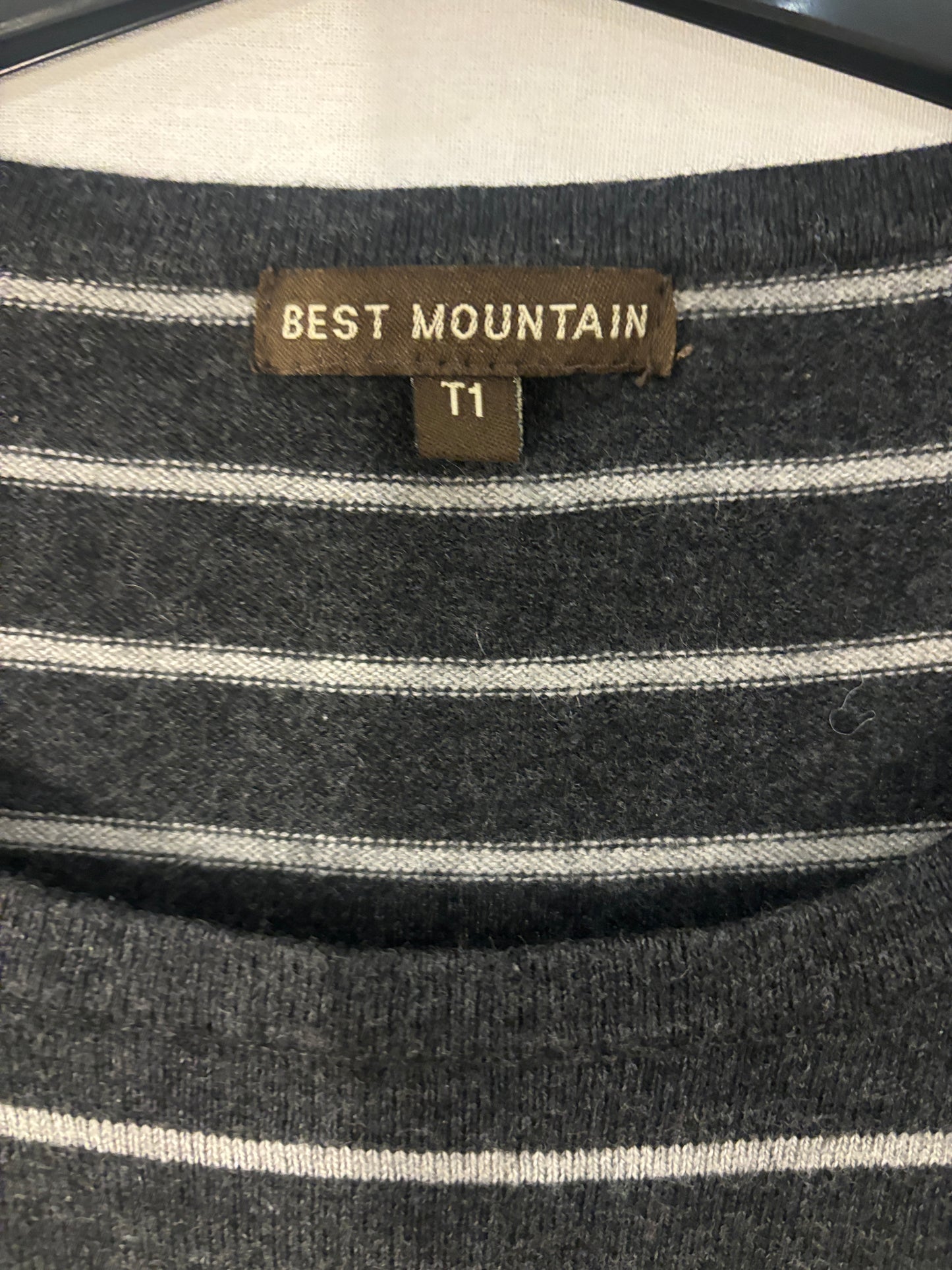 Pull Best Mountain Gris & Noir