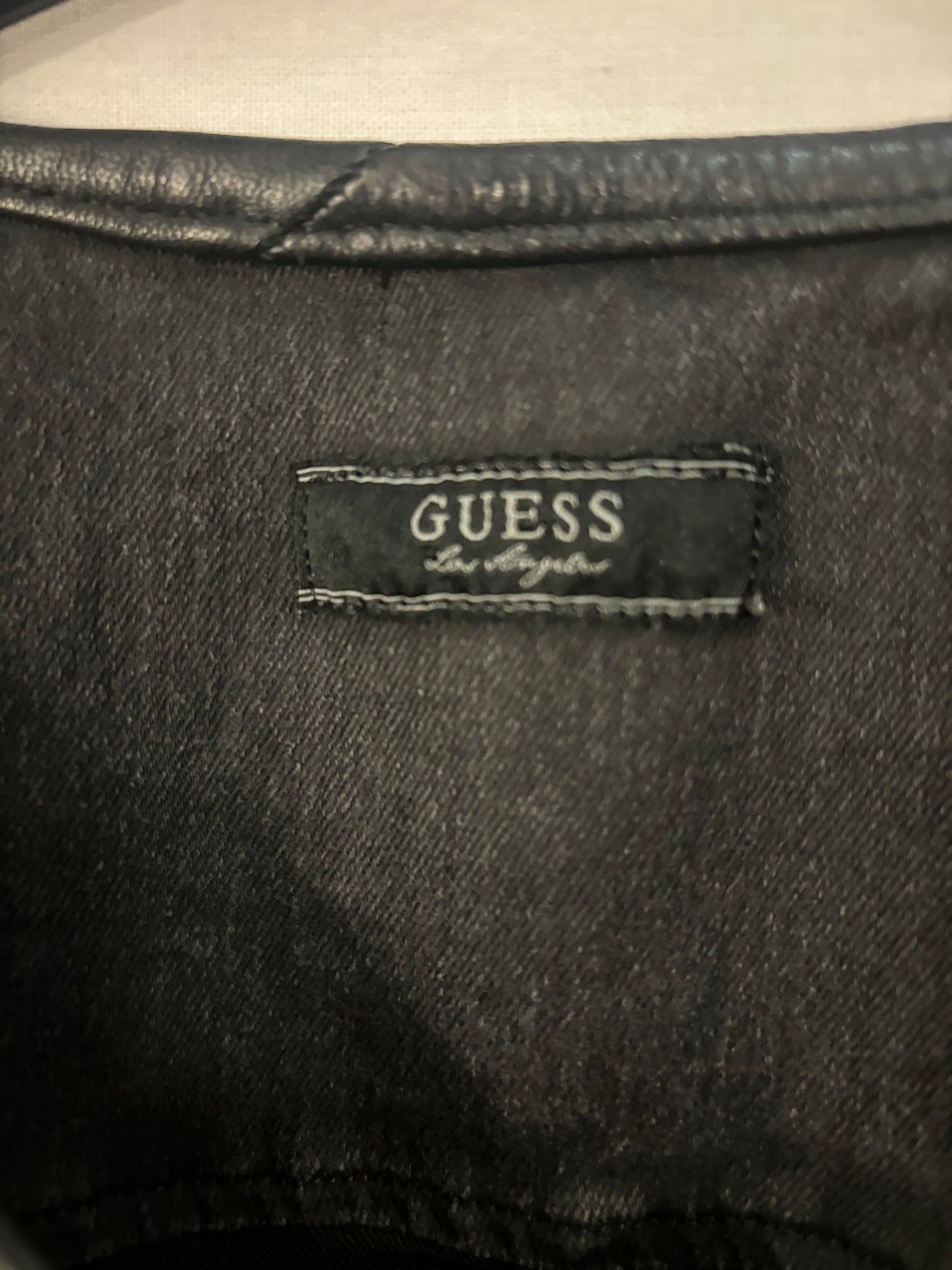 Robe Guess - Allure Iconique