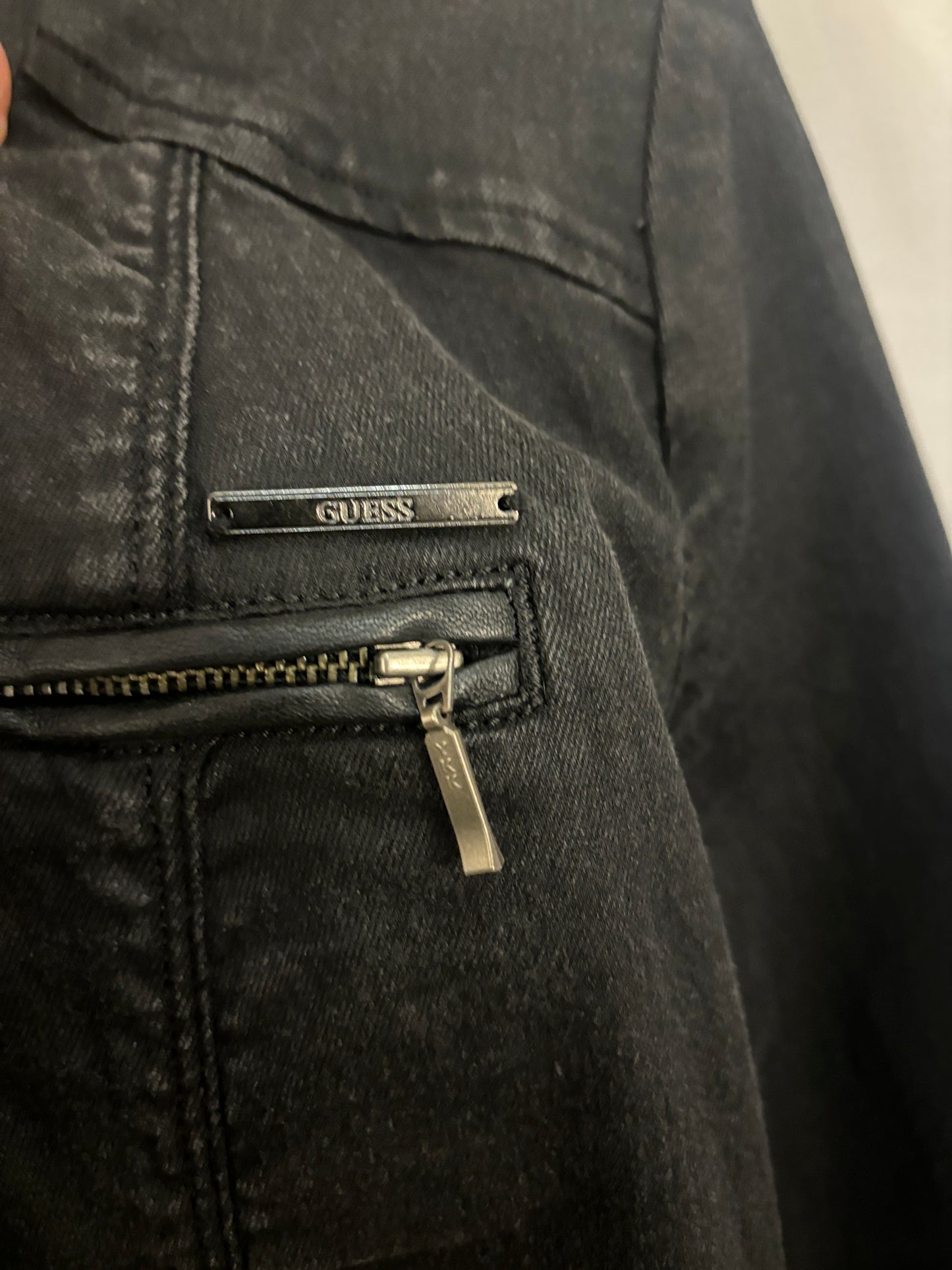 Robe Guess - Allure Iconique