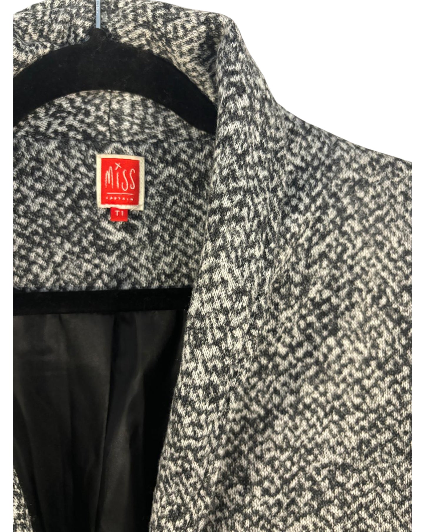 Manteau marque Miss Captain