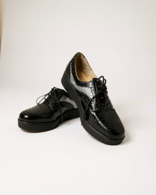 Chaussure élégante plate