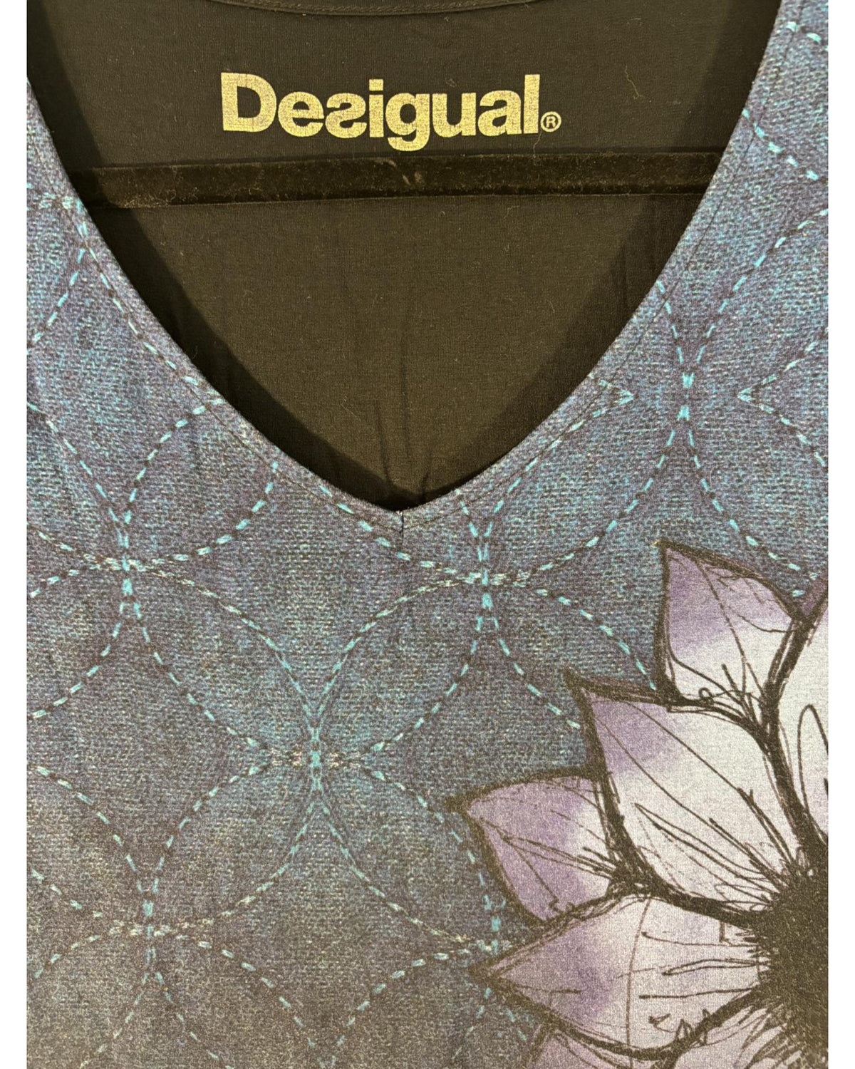 Haut Desigual noir et bleu – taille L/M – seconde main femme – photo 4