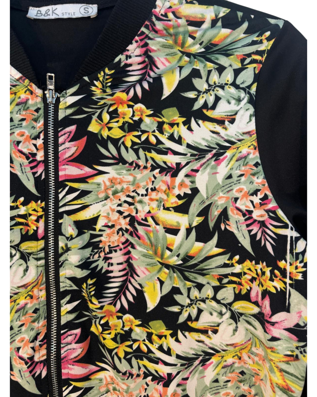 Veste bomber B&K noire et fleurie – taille S – seconde main femme – photo 3