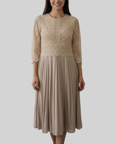 Robe dentelle zara beige – taille M – seconde main femme