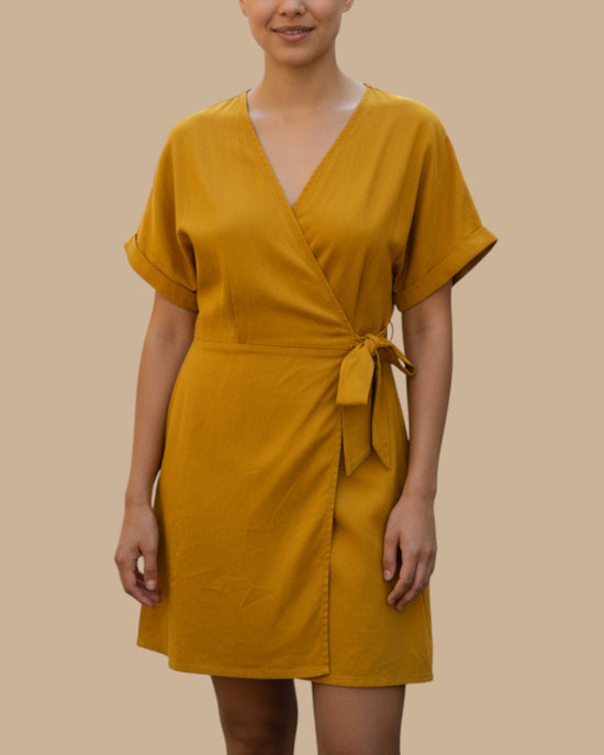 Robe porte feuille Tropézienne jaune et moutarde – taille unique – seconde main femme