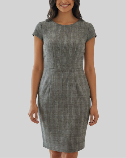 Robe courte ajustée